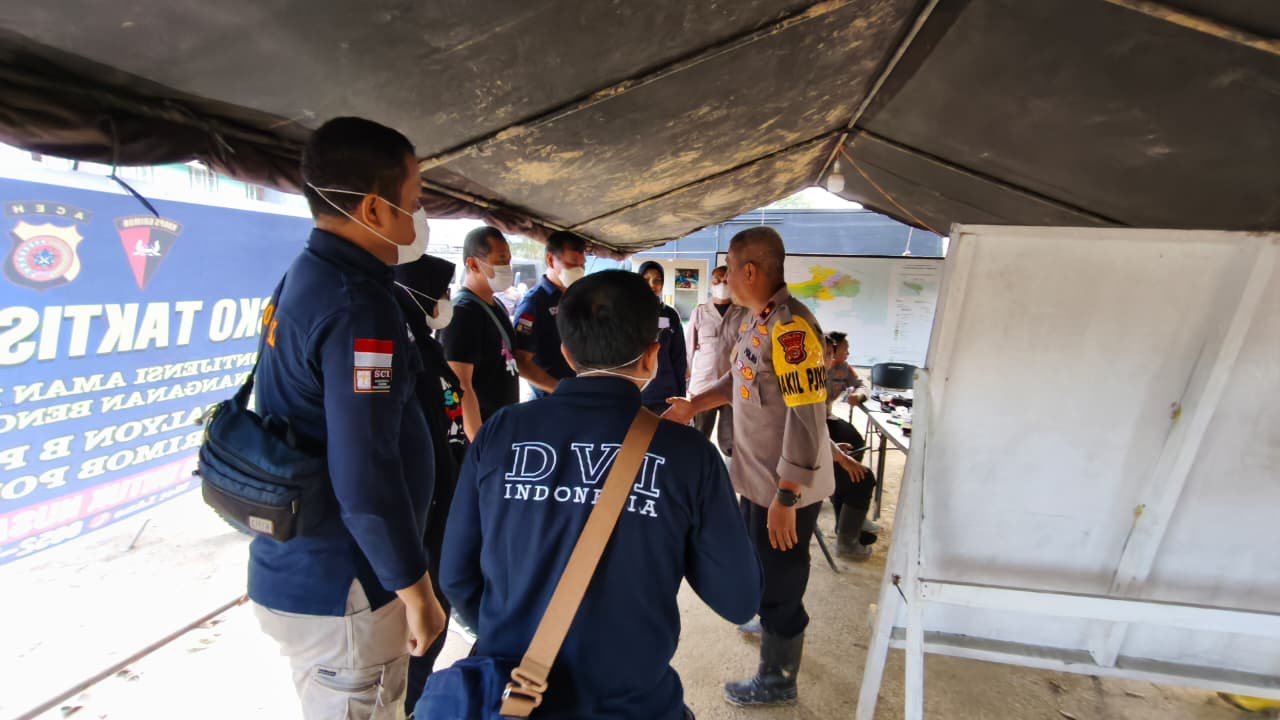 Begini Semangat Polri Berpacu dengan Waktu Layani Kesehatan Korban Bencana Aceh, Sumut, dan Sumbar